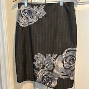 Women's Skirt Gray Striped Floral Design Peter Nygard Size 8 Business Casual